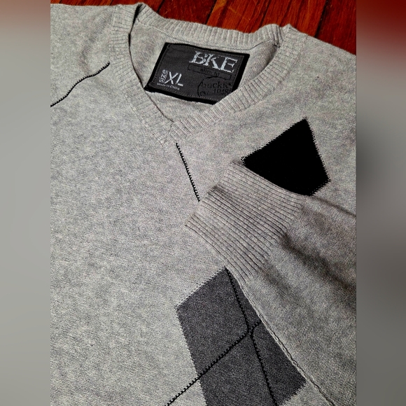 Buckle Other - BKE Buckle Slim Fit Size XL Extra Large Gray Argyle V-Neck Cotton Sweater B5